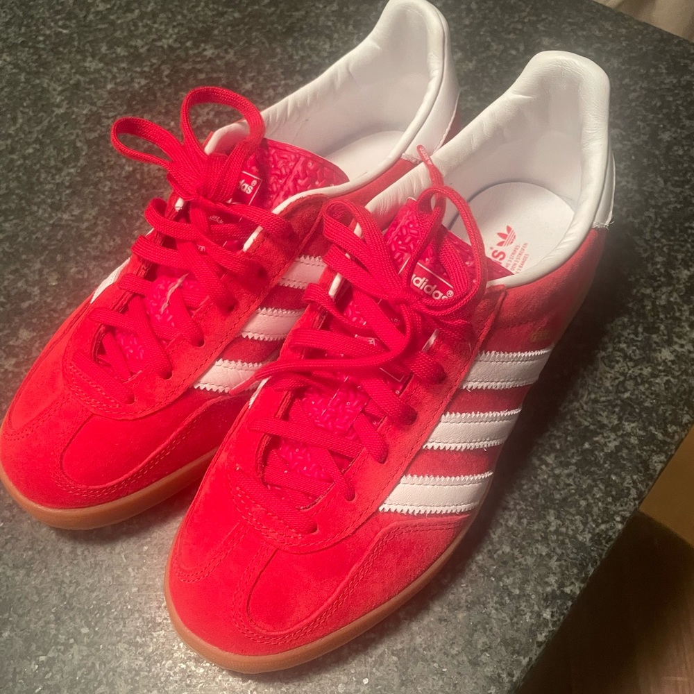 Gazelle indoor sneakers size 6 men’s
